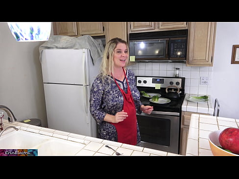 ❤️ Stepmom milking him in the kitchen before his date. Homemade porn at en-gb.purchasexz.top ❌️❤